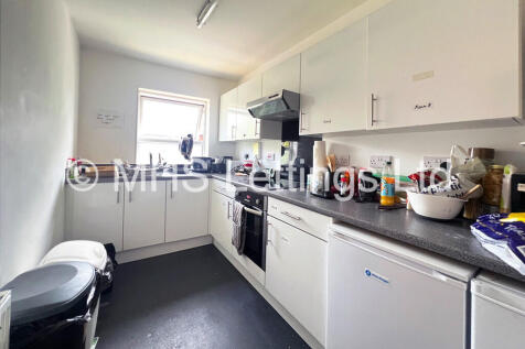 Room 8, 4 Midland Road, Leeds, LS6 1BQ photo 3