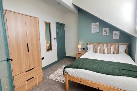 Room 4 (3).jpg