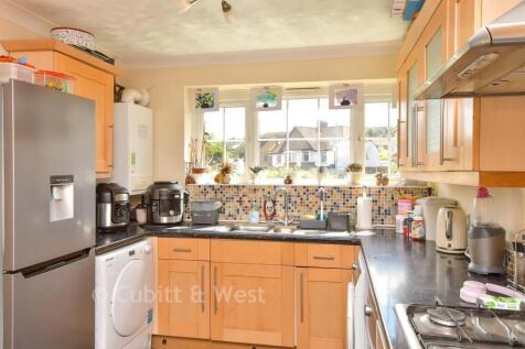 Kitchen/ Dining Room