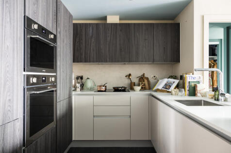 Apt 837-382