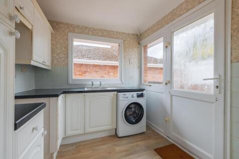 20 Warwick Cl-27.jpg