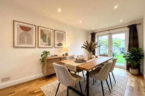 Caldbeck Avenue, Sale photo 3
