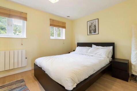 Athol Square, E14 - For Sale - Barrain London Esta