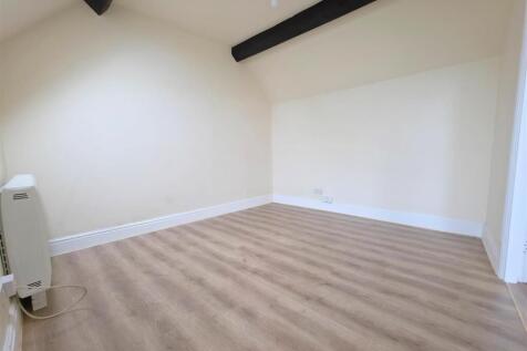 Flat 10 Central Court 2