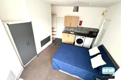 Flat 1, 242 Sheffield Road, Barnsley S70 4PJ photo 4