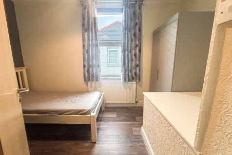 Room 6 Pantbach Road, Rhiwbina, CF14 photo 5