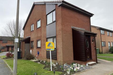 St Davids Grove