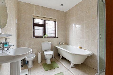 Main Family Bathroom