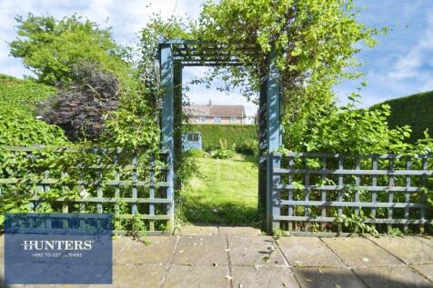 REAR GARDEN 02.jpg