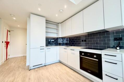 PENTHOUSE APARTMENT- GLASSWATER LOCKS, BIRMINGHAM, B4 photo 4