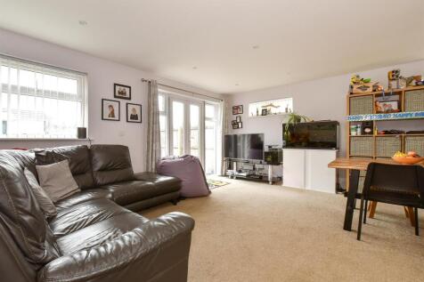 Kitchen/ Living Room