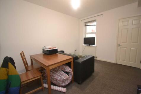 Pitcroft Avenue, Reading photo 2
