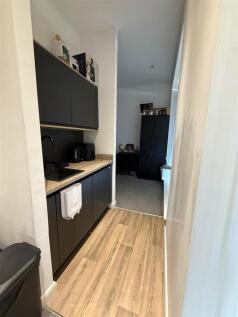 Kitchenette 1.jpeg