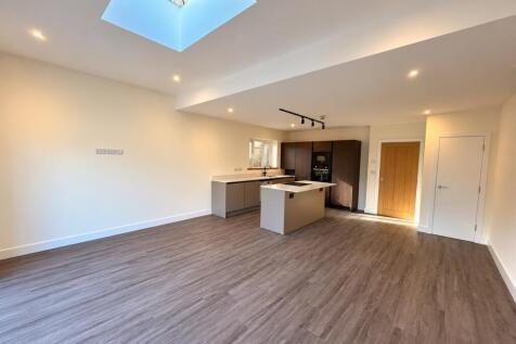 South Parade, Cleckheaton, West Yorkshire, BD19 photo 4
