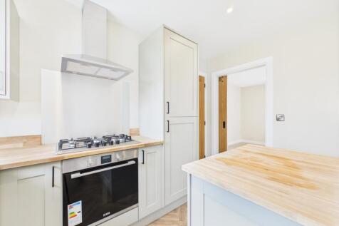 CAM03062G0-PR0163-STILL013