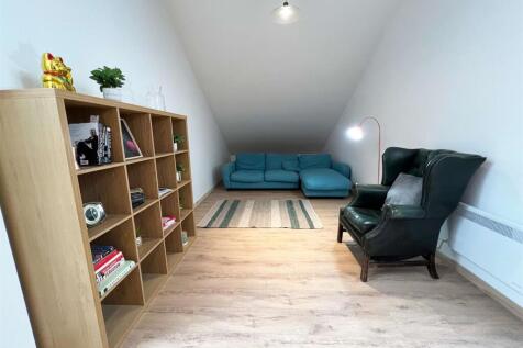 679 First Floor Communal area 2 .jpg