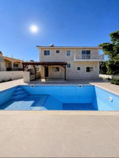 Luxury 5 Bedroom Hou
