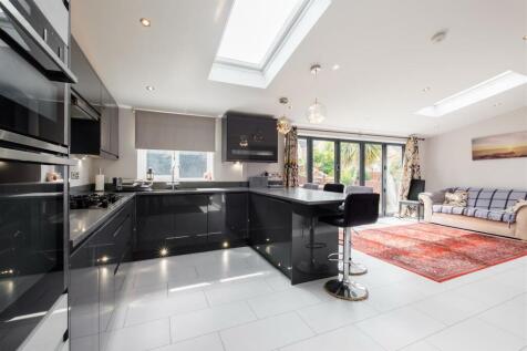 KITCHEN 4.jpg