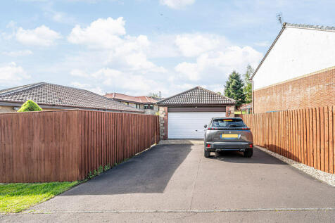 Garage/Driveway