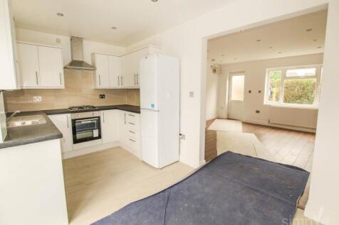 Denbigh Drive, Hayes, Middlesex photo 3