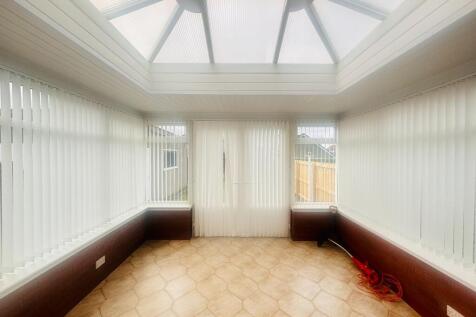 Carron Crescent, Bishopbriggs, East Dunbartonshire, G64 photo 3