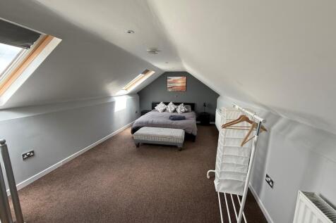 ATTIC ROOM