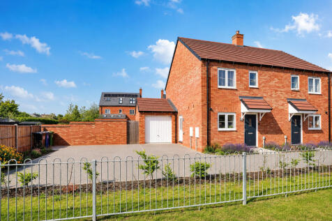 1 Sandpit close f...