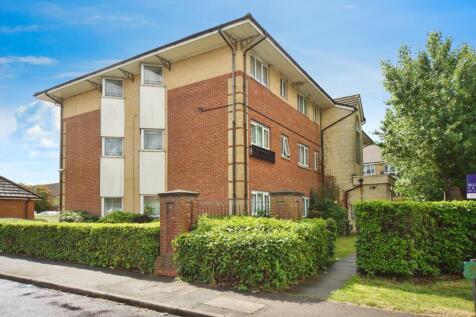 London, N9 - property photo