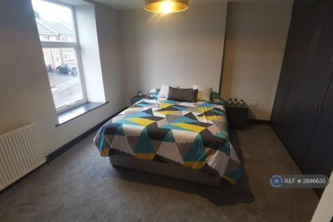 Spacious Bedroom