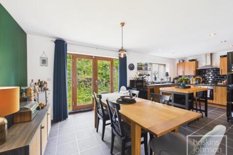 Open plan living/kitchen/diner