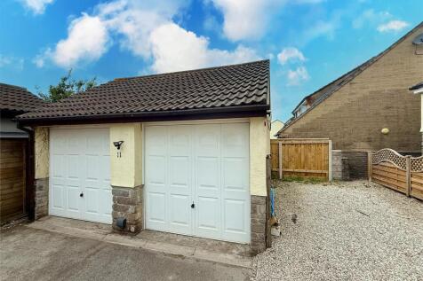 DETACHED GARAGE