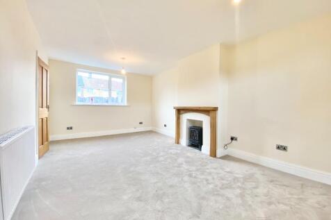 Bramble Walk, Sale, M33 photo 4