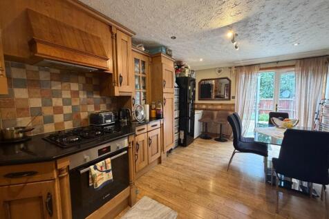 Spenfield Court, Northampton NN3 photo 4