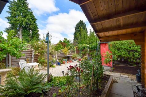 3 Rushford Close-19.jpg