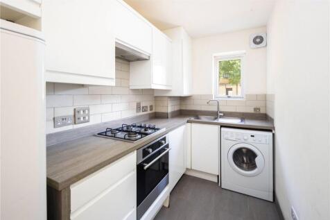 Parr House, 12 Beaulieu Avenue, London, E16 photo 3