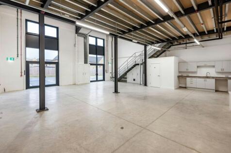 Light Industrial to rent Image 4