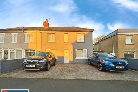 Bargoed, CF81 - property photo
