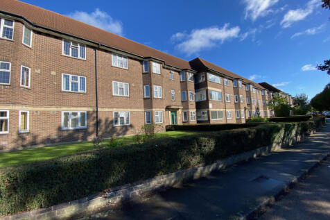 Parklands Court, Great West Road, Hounslow, TW5 9