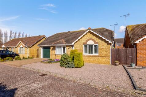 7 Balmoral Way (Holbeach)-2.jpg