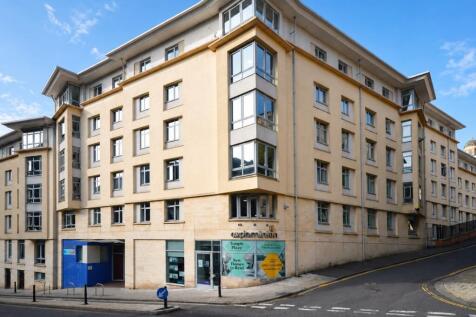 Modern apartment building in a prime location...