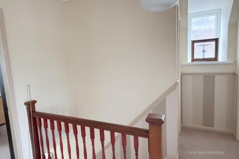 4 Greenfield Ave Kett-13.jpg