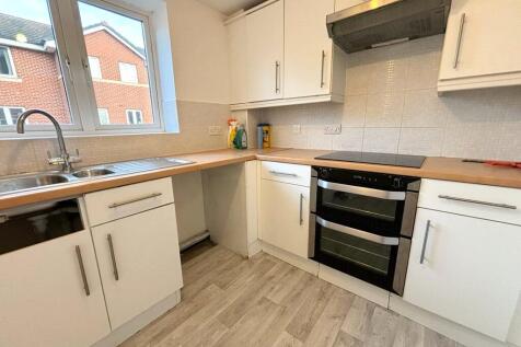 Padstow Road, Churchward, Swindon, Wiltshire, SN2 photo 3