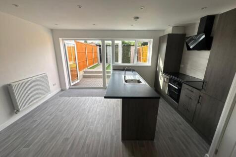 Brampton Close, Stanford Le Hope photo 4
