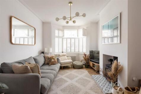 Spruce Hills Road, E17