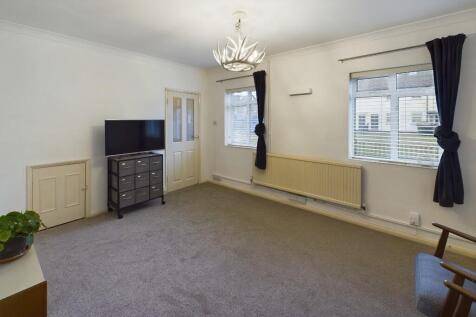 Updale Close, Potters Bar photo 3