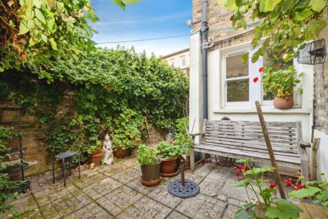 White Horse Lane, Stepney, London, E1 photo 4