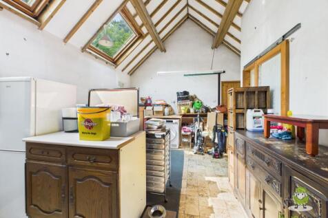 Old painting studio - Charlotte Thomasson Ewemove 