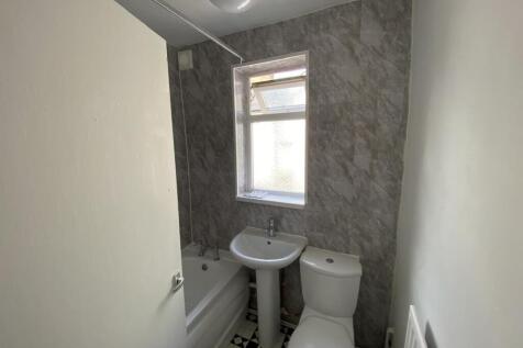 64 Avondale Road, Wolverhampton photo 5