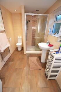 ENSUITE TO BEDROOM ONE