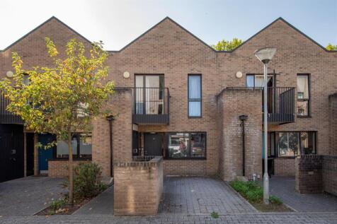 William Marshall Close, E17
